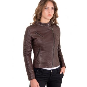 giacca in pelle donna modello chiodo biker con zip trasversale colore testa di moro karim collezione donna autunno inverno 5