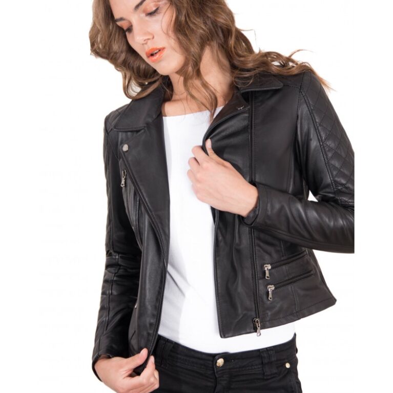 giacca in pelle donna trapuntata sulle spalle modello chiodo biker zip trasversale colore nero nadia 1 1